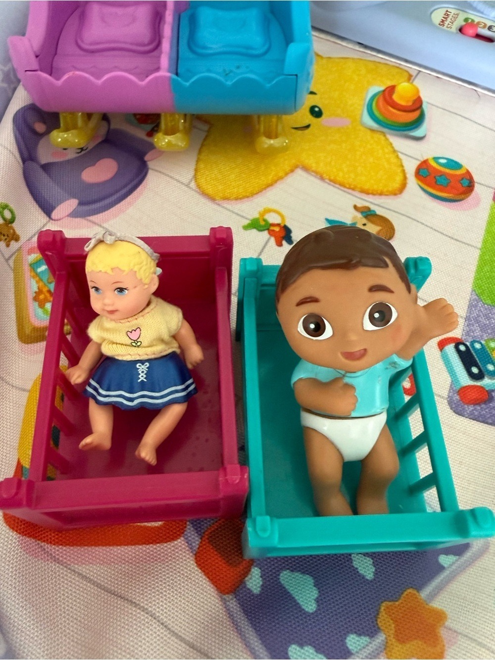 Fisher-Price Little People 1-2-3 Babies Play date Musical Playset & Accessories - Picture 8 of 17